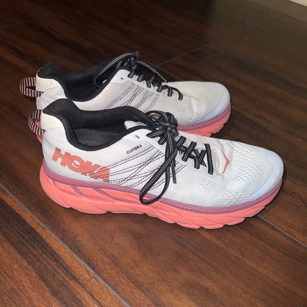 HOKA Clifton Women's size 9.5